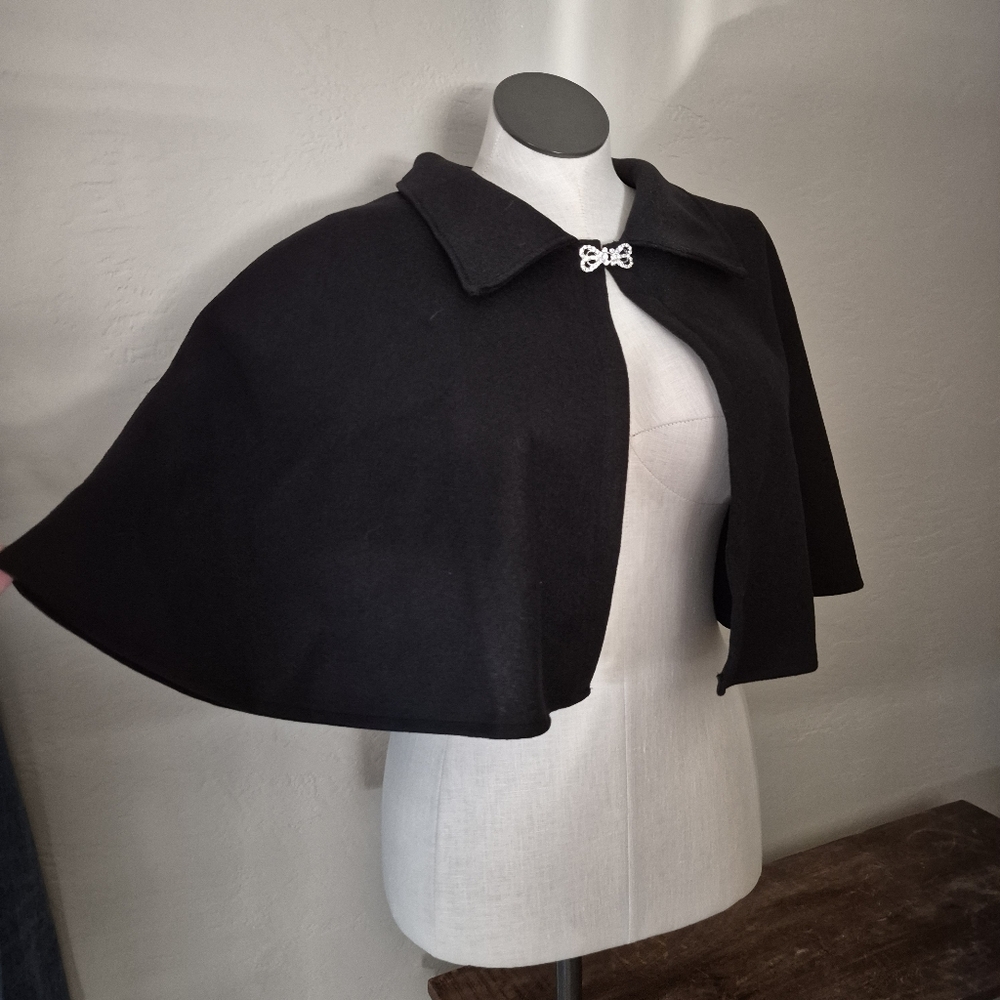 Black Retro Caplet With Rhinestone Clasp L
